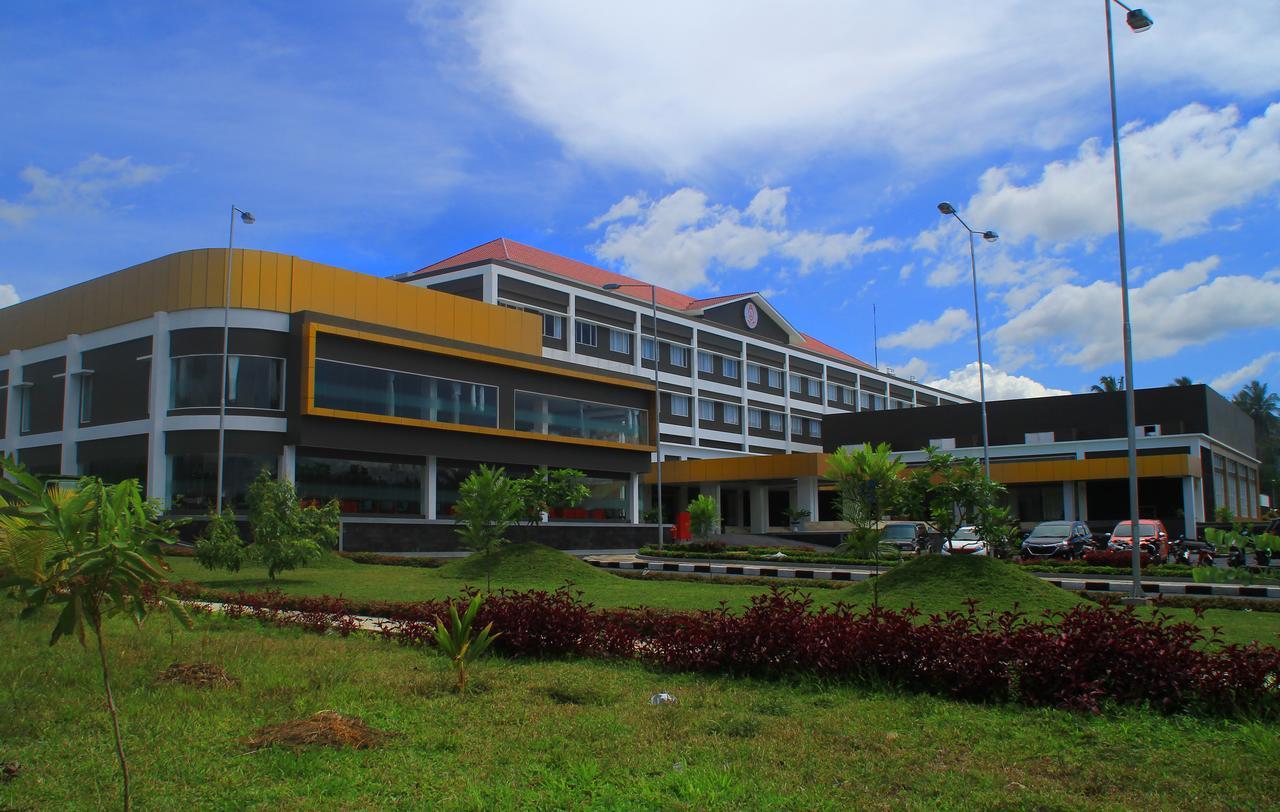 Sutanraja Hotel Kotamobagu Εξωτερικό φωτογραφία
