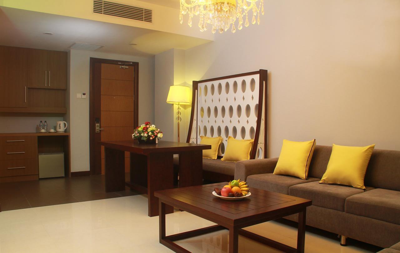 Sutanraja Hotel Kotamobagu Εξωτερικό φωτογραφία